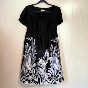 Liz Lange Maternity for Target Black & White Midi Short Sleeve Dress Size Medium